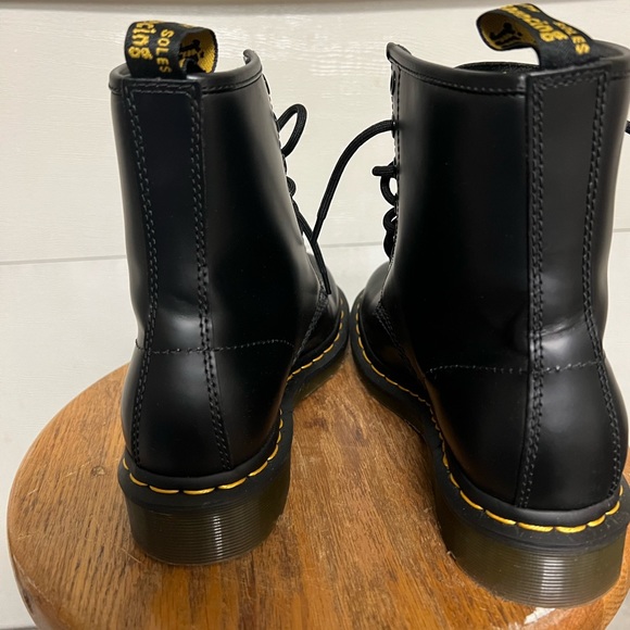 NWOT 1460 W BLACk Dr Martens size 7 - Picture 4 of 8